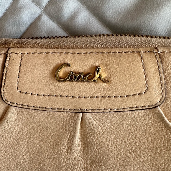 COACH Leather Zip Around Wallet in Soft Cream Pebbled Leather with Gold Hardware - Picture 10 of 10